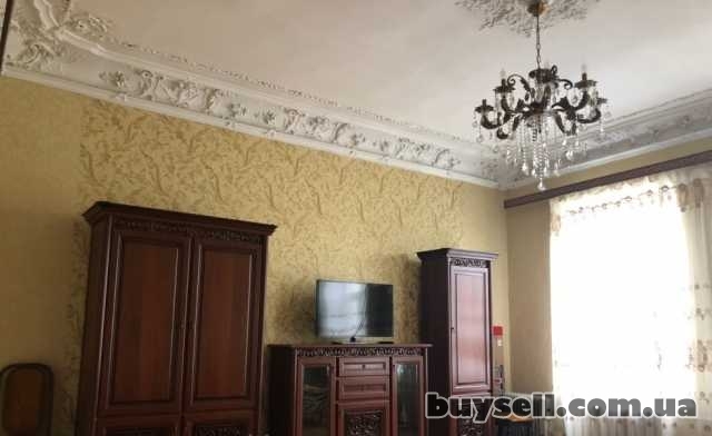 Продам 5 комнатную квартиру,  ул. Базарная/Осипова,  3/3,  146 кв.м.