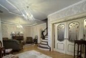 Продам двухуровневую квартиру,  131 кв.  м. ,  район парка Победы.
