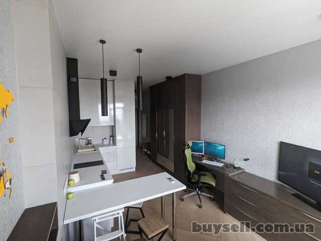 Продам квартиру-студию 28 кв.  м. ,  15/16,  новый дом,  жк Милос.