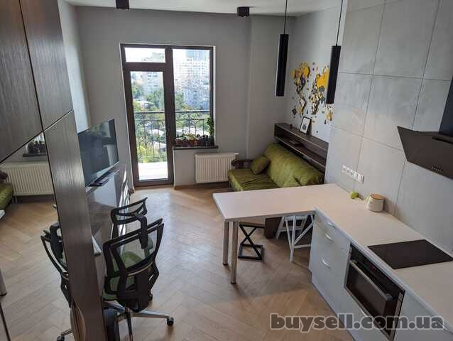 Продам квартиру-студию 28 кв.  м. ,  15/16,  новый дом,  жк Милос.