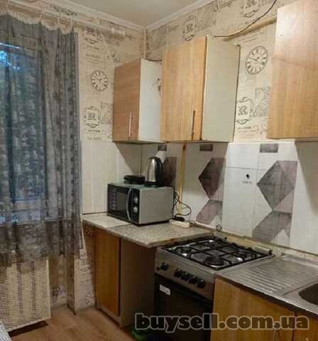 Продам квартиру 31 кв.  м. ,  1/5,  Люстдорфская дор.  /ост.  Школа.