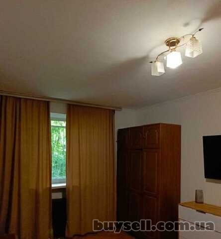 Продам квартиру 31 кв.  м. ,  1/5,  Люстдорфская дор.  /ост.  Школа.