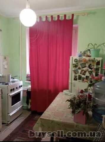 Продам квартиру 32 кв.  м. ,  1/5,  ул.  Ак.  Филатова/кафе Солнечное.
