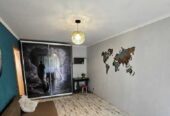 Продам квартиру 33 кв.  м. ,  4/5,  ул.  Ген.  Бочарова/Жолио Кюри.