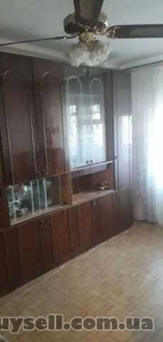 Продам квартиру 43 кв.  м. ,  5/5,  ул.  Ген.  Петрова/Варненская.