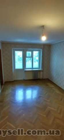 Продам квартиру 45 кв. м. ,  4/5,  ул.  Иглези/Космонавтов.