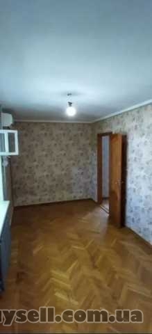 Продам квартиру 45 кв. м. ,  4/5,  ул.  Иглези/Космонавтов.