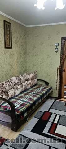 Продам квартиру 48 кв.  м. ,  3/5,  ул.  Паустовского/район Эпицентра.