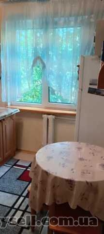 Продам квартиру 48 кв.  м. ,  3/5,  ул.  Паустовского/район Эпицентра.