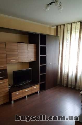 Продам квартиру 54 кв.  м. ,  9/10,  новый дом жк Изумрудный Город.