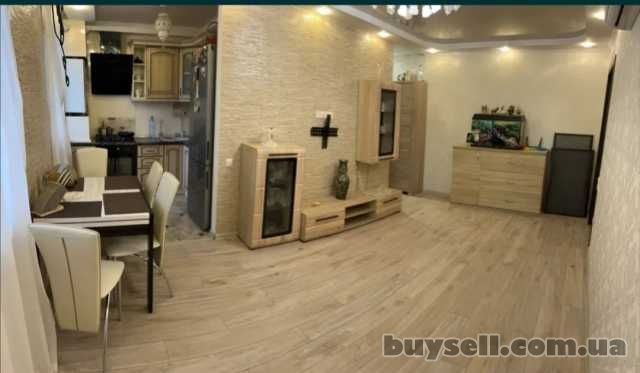 Продам квартиру 60 кв.  м. ,  5/5,  1-я ст.  Люстдорфской дороги