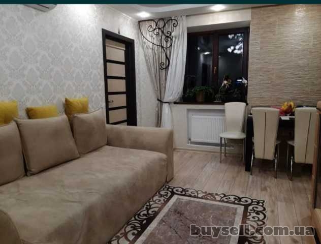 Продам квартиру 60 кв.  м. ,  5/5,  1-я ст.  Люстдорфской дороги
