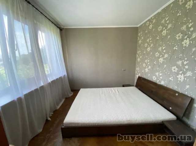 Продам квартиру 61 кв.  м. ,  4/5,  Небесной сотни пр.  /13-ый трамвай