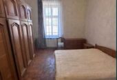Продам квартиру 63 кв.  м. ,  3/3,  ул.  Базарная/Канатная.