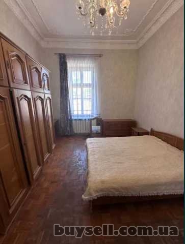 Продам квартиру 63 кв.  м. ,  3/3,  ул.  Базарная/Канатная.