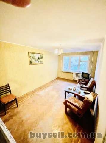 Продам квартиру 63 кв.  м. ,  3/5,  Небесной сотни пр.  /13-ый трамвай