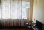 Продам квартиру 63 кв.  м. ,  3/5,  Небесной сотни пр.  /13-ый трамвай