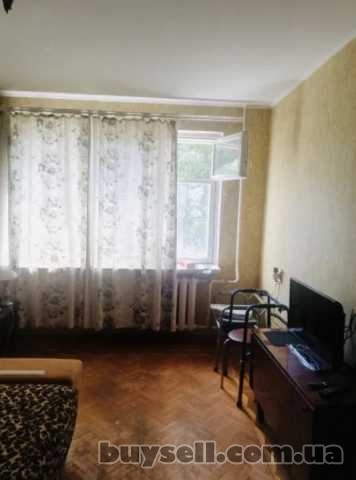 Продам квартиру 63 кв.  м. ,  3/5,  Небесной сотни пр.  /13-ый трамвай
