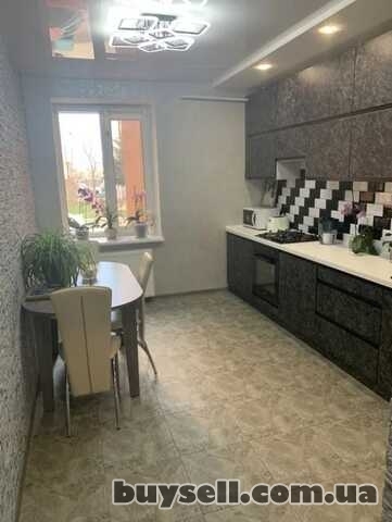 Продам квартиру 72 кв.  м. ,  1/10,  ул.  Старицкого/Гастелло.