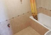 Продам квартиру 79 кв.  м. ,  10/14,  ул.  Бугаевская/Средняя.