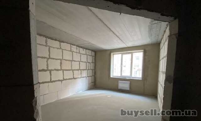 Продам квартиру 81 кв. м. ,  3/11,  новый дом,  жк Дом у Фонтана. 89 0