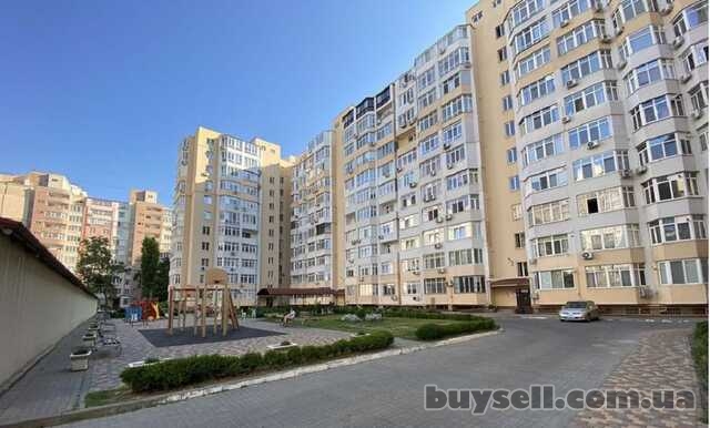 Продам квартиру 81 кв. м. ,  3/11,  новый дом,  жк Дом у Фонтана. 89 0