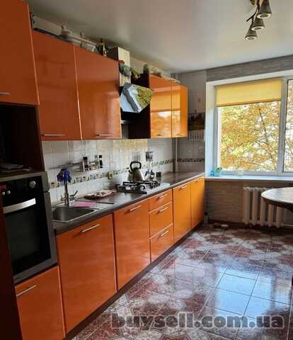 Продам rвартиру 60 кв.  м. ,  4/7,  ул.  Космонавтов/Иглези.
