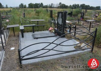 ogradki_na_mogilu_kladbische__4058921