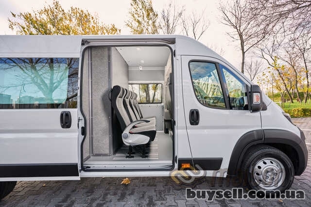 Переобладнання Peugeot Boxer у вантажопасажирський