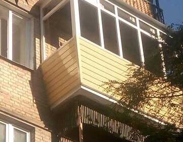 plastikovye_balkony_i_lodzhii_pod_klyuch_iz_profiley_rehau_Rehau_4046081