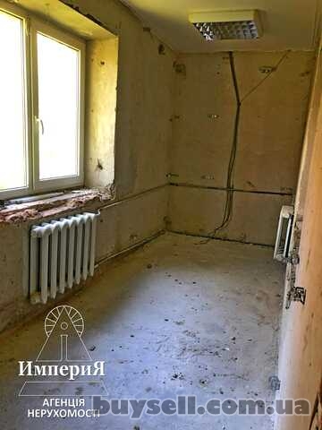 Продам 3-Х комнатную 104 квадрата на ДНСе. Кирпичный дом 2000 года.