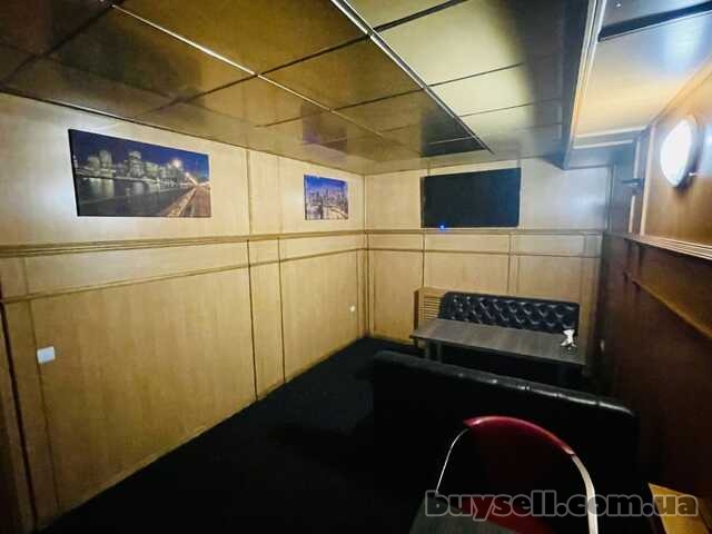 Продам.  Отдельно стоящее здание.  450 м. кв.  Приднепровск