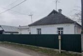 Продам дом на Заречье со всеми коммуникациями.