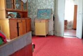 Продам дом в Центре села Пищики.Кирпич.Все коммуникации.
