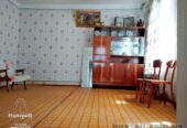 Продам дом в Центре села Пищики.Кирпич.Все коммуникации.