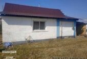 Продам дом в Чепилиевке. 25 соток.Газ,свет,вода.