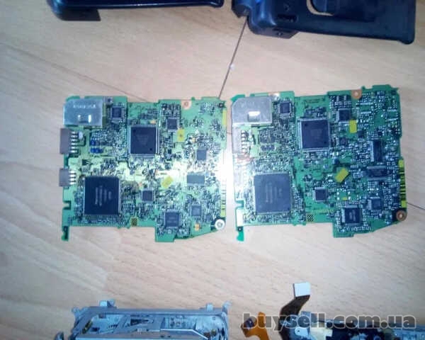 продам две видеокамеры PANASONIC RZ-10 и NV-1