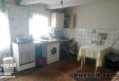 Продам кирпичный дом на два входа со всеми коммуникациями.