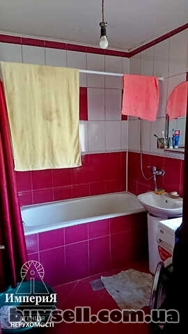 Продам кирпичный дом с ремонтом и всеми коммуникациями.