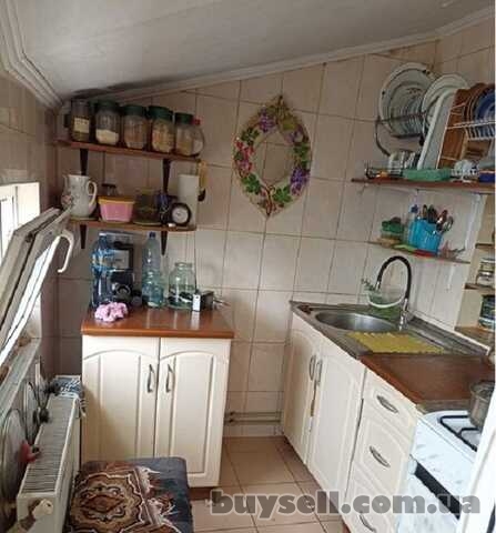 Продам квартиру 39 кв. м. ,  3/3,  1-я ст.  Люстдорфской дор.