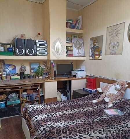 Продам квартиру 39 кв. м. ,  3/3,  1-я ст.  Люстдорфской дор.