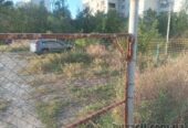 Продам недорого місце на огороженій рабіцею парковці