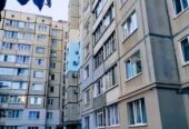 Продам однокомнатную на 4 Микрорайоне.Не малосемейка.