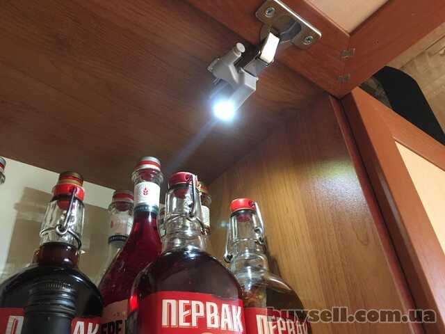 Светодиодная LED подсветка шкафа,  тумбы,  шкафчика кухни