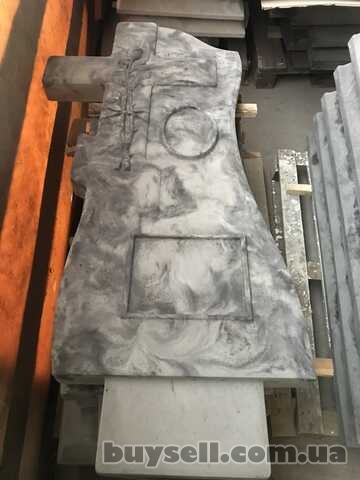 Пам’ятники ,  гробнички