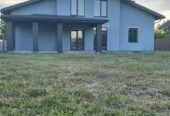 Продам сучасний будинок біля Київа. Він чекає саме на Вас)
