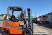 Вилочный автопогрузчик Sumitomo на 1. 5 тонны с синхронным позиционеро