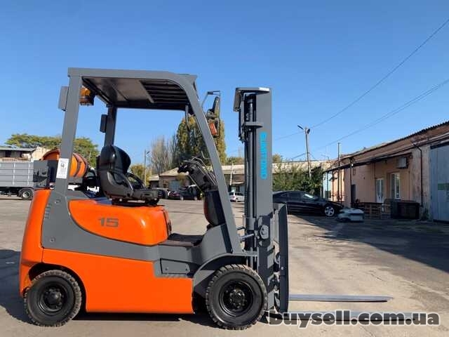 Вилочный автопогрузчик Sumitomo на 1. 5 тонны с синхронным позиционеро