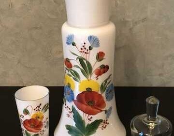 vintazhnyy_nabor_dlya_vody_iz_molochnogo_stekla__4049569