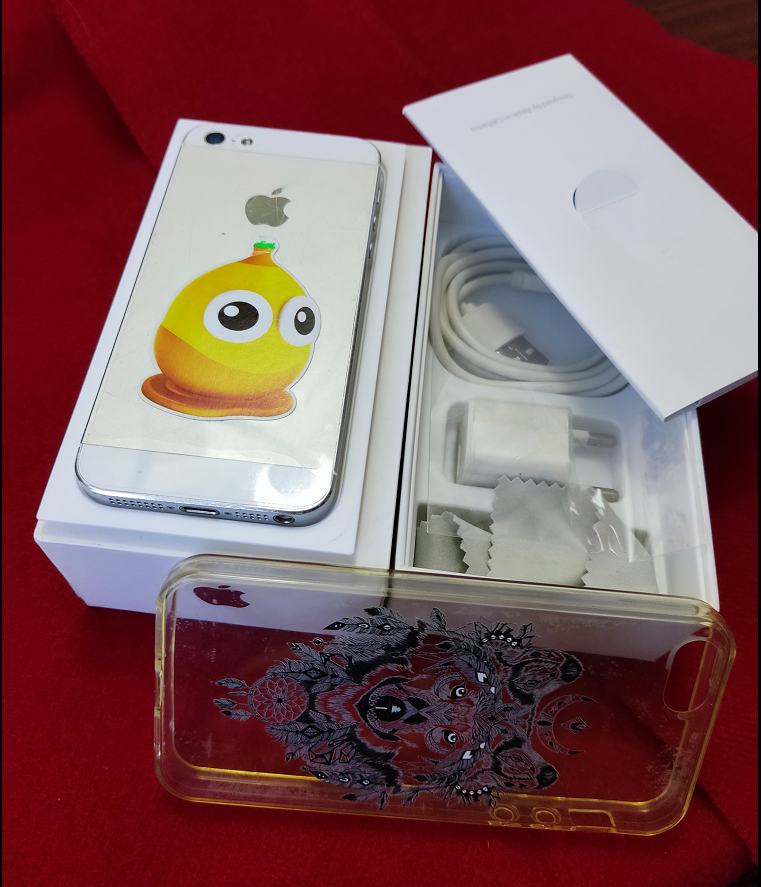 Продам смартфон  Айфоны 5,32Гб и Х, 256Гб.